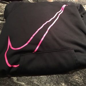 Women’s dri fit Nike thermal hoodie